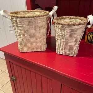 Set of two baskets